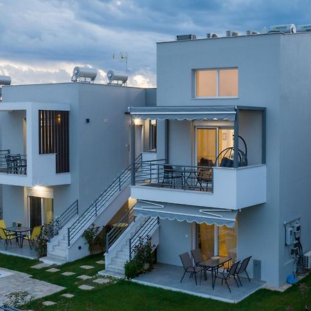 Kleoniki & Irida Residential Complexes Apartment Офринион Екстериор снимка