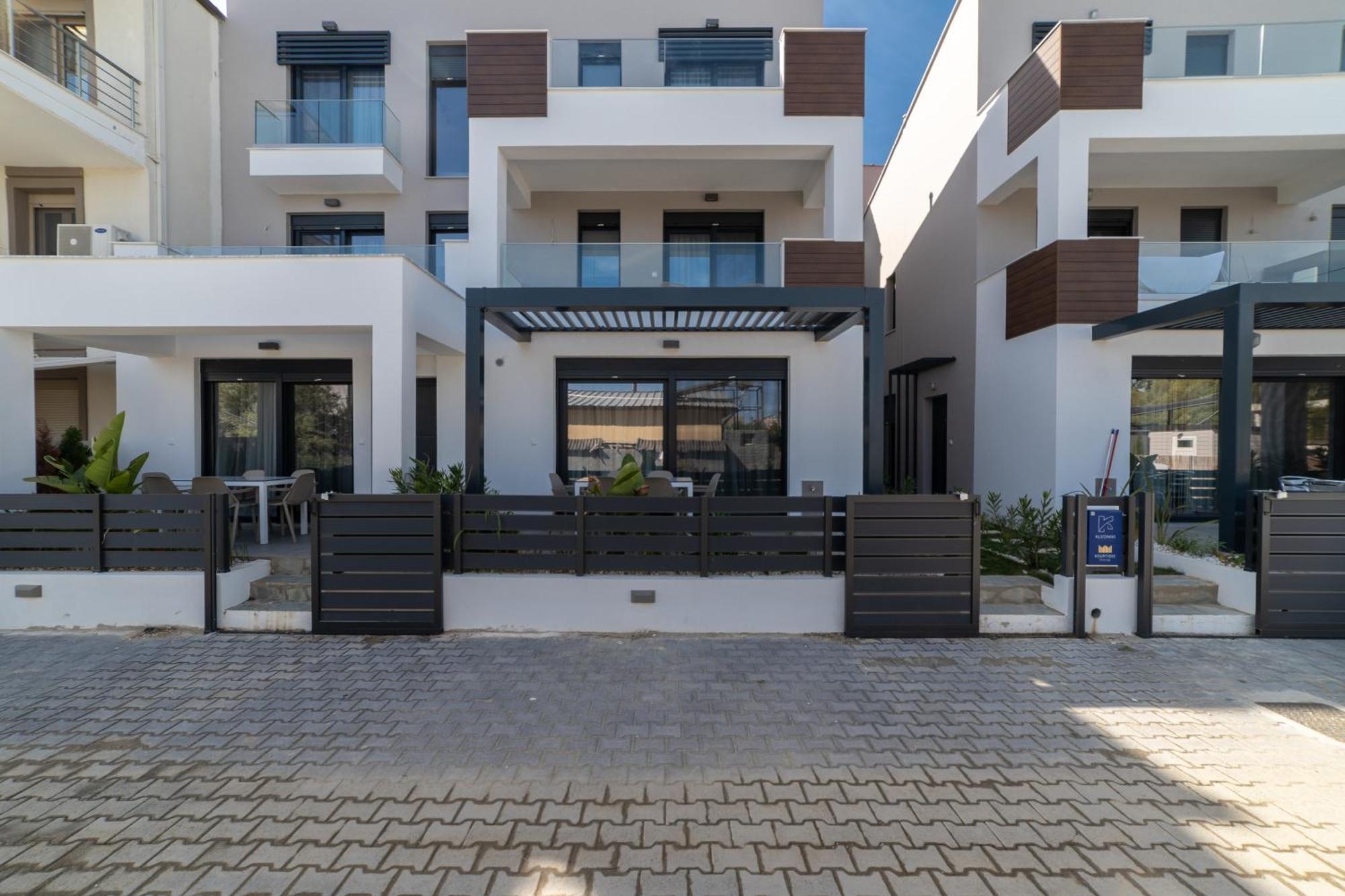 Kleoniki & Irida Residential Complexes Apartment Офринион Екстериор снимка
