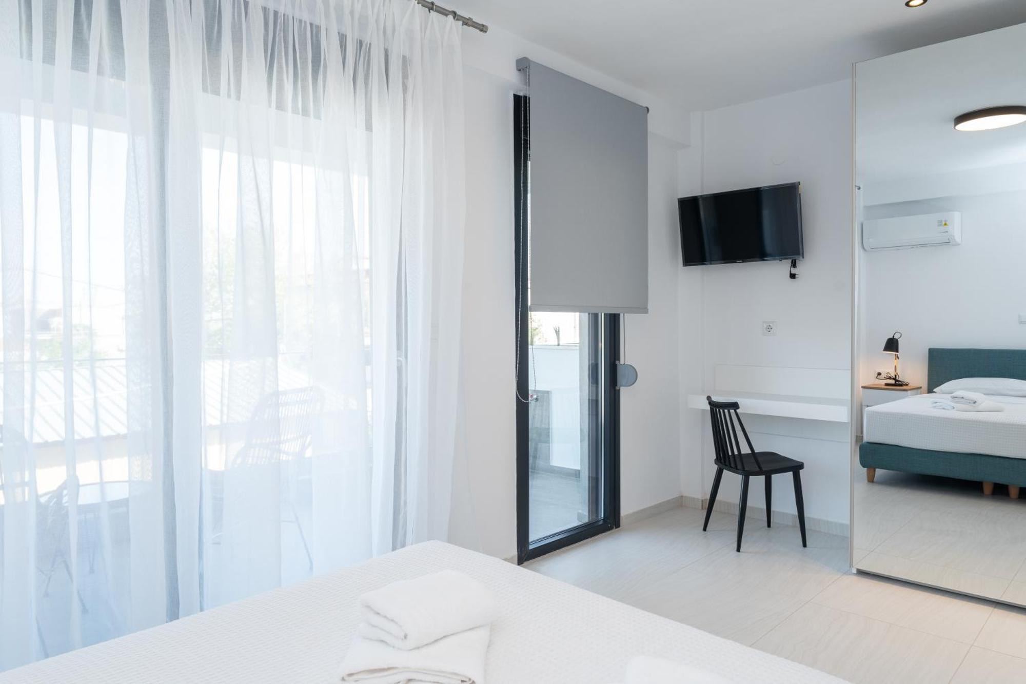 Kleoniki & Irida Residential Complexes Apartment Офринион Екстериор снимка