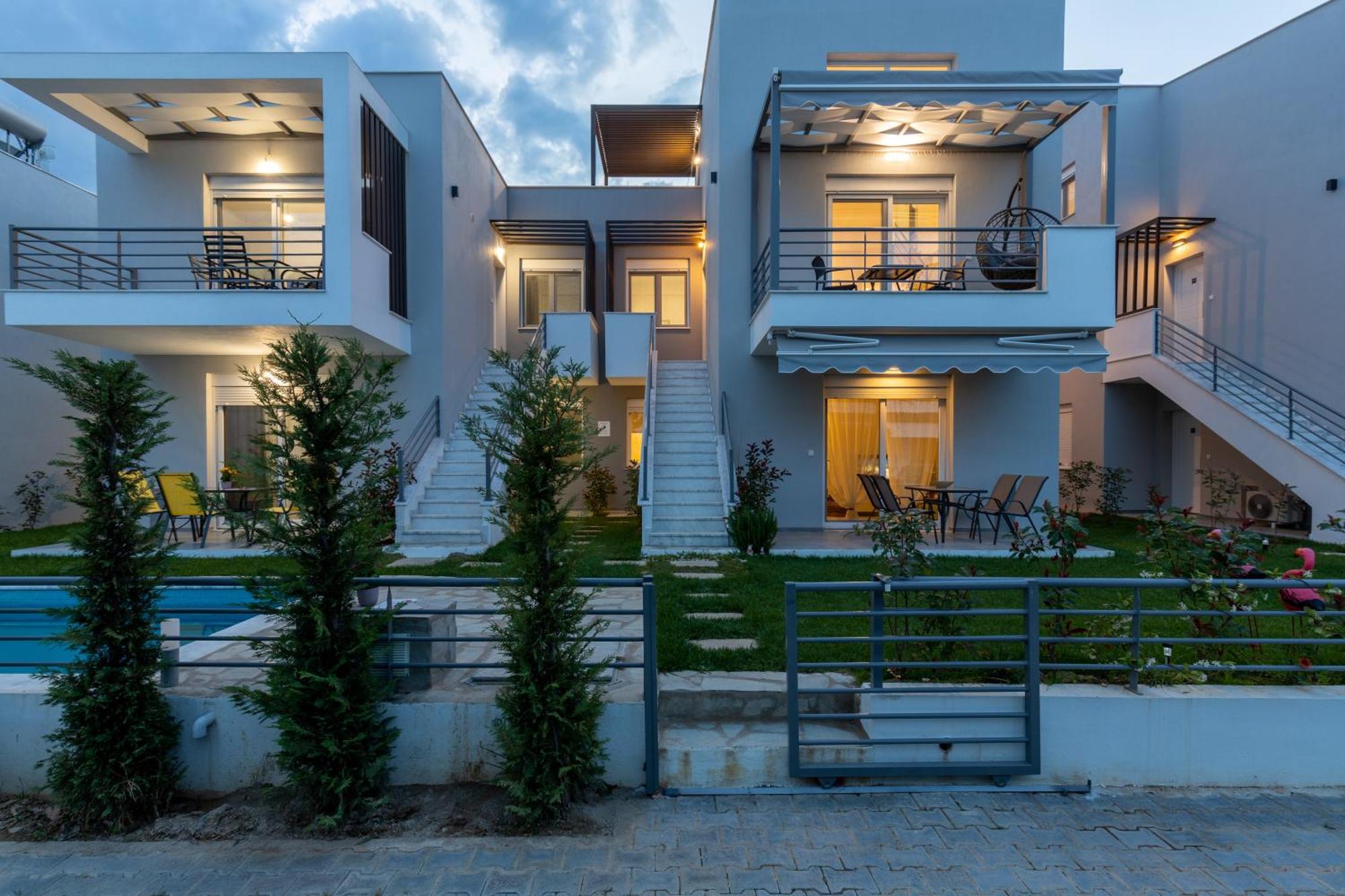 Kleoniki & Irida Residential Complexes Apartment Офринион Екстериор снимка